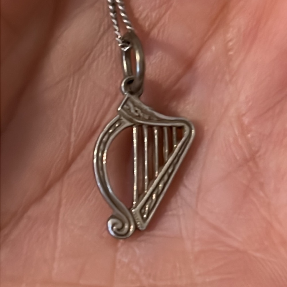 Vintage 925 Silver necklace & harp pendant 16”